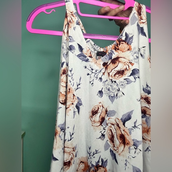 Top - Picture 2 of 2